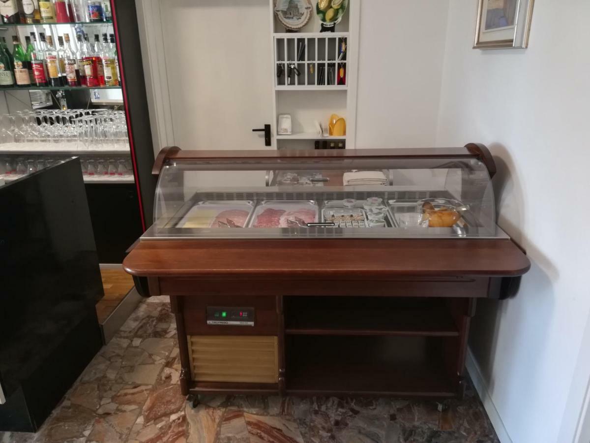 Albergo Elena Garni 卡奥莱 外观 照片