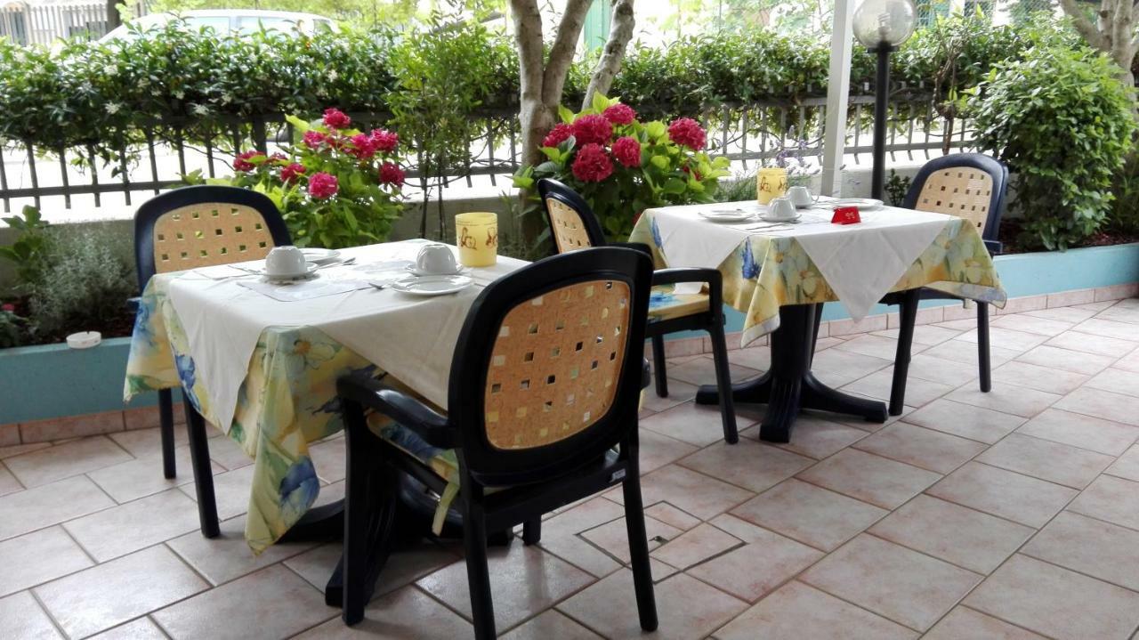Albergo Elena Garni 卡奥莱 外观 照片